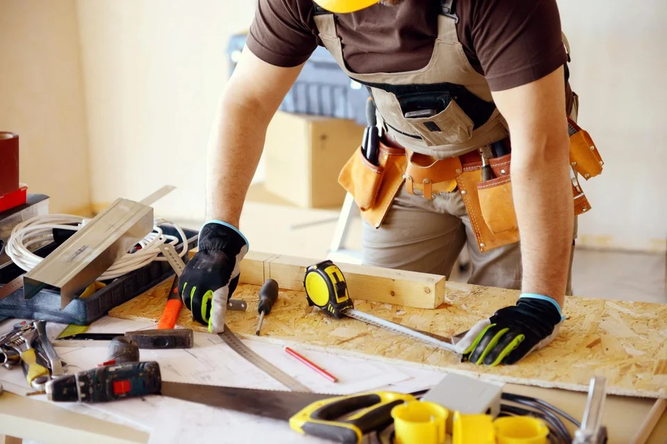 DIY vs. Pro: When to Call Service Works Plus for Your Home Repairs